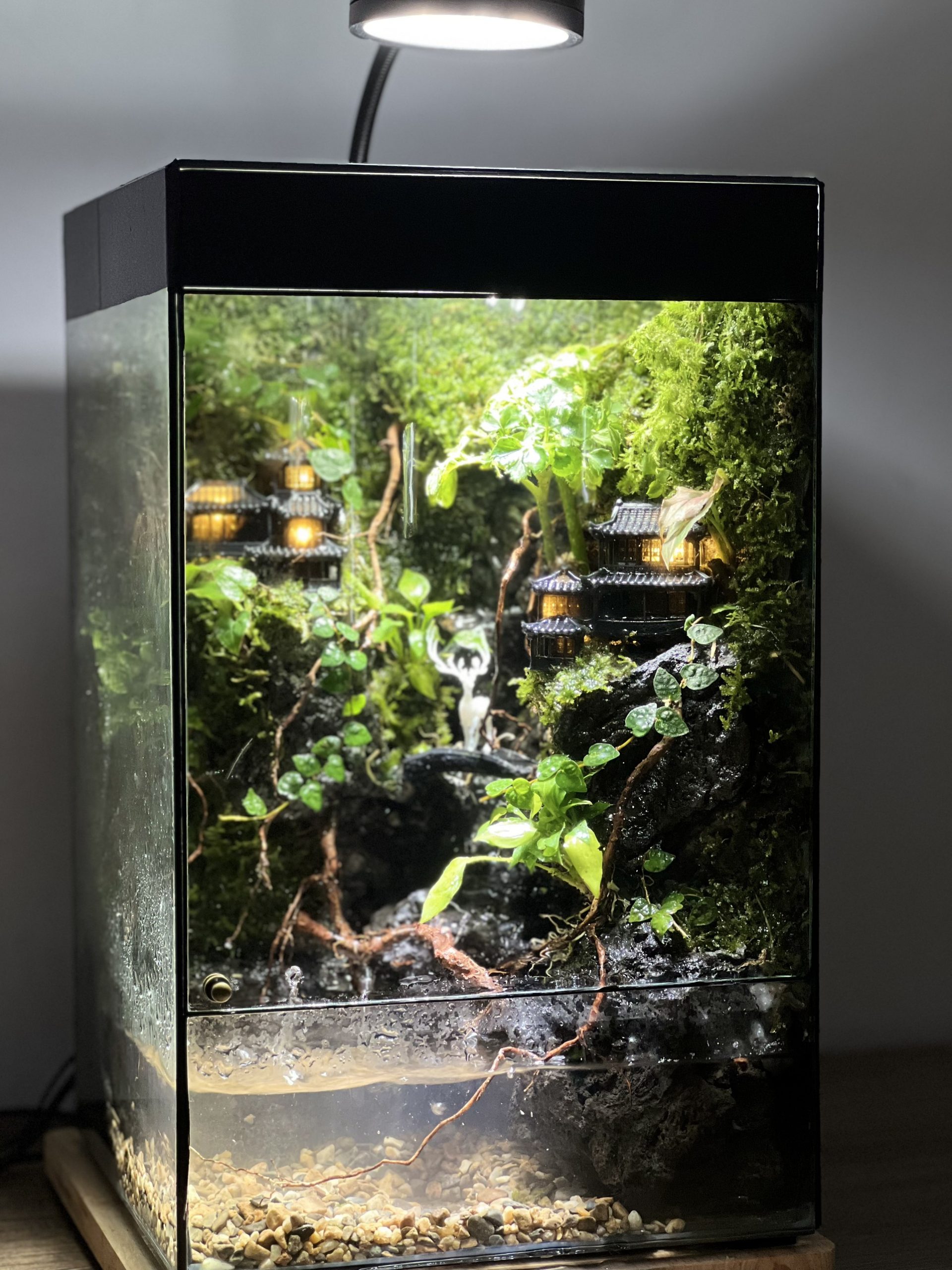 Cổ Trấn Mưa Thác Khói 20x20x35cm
