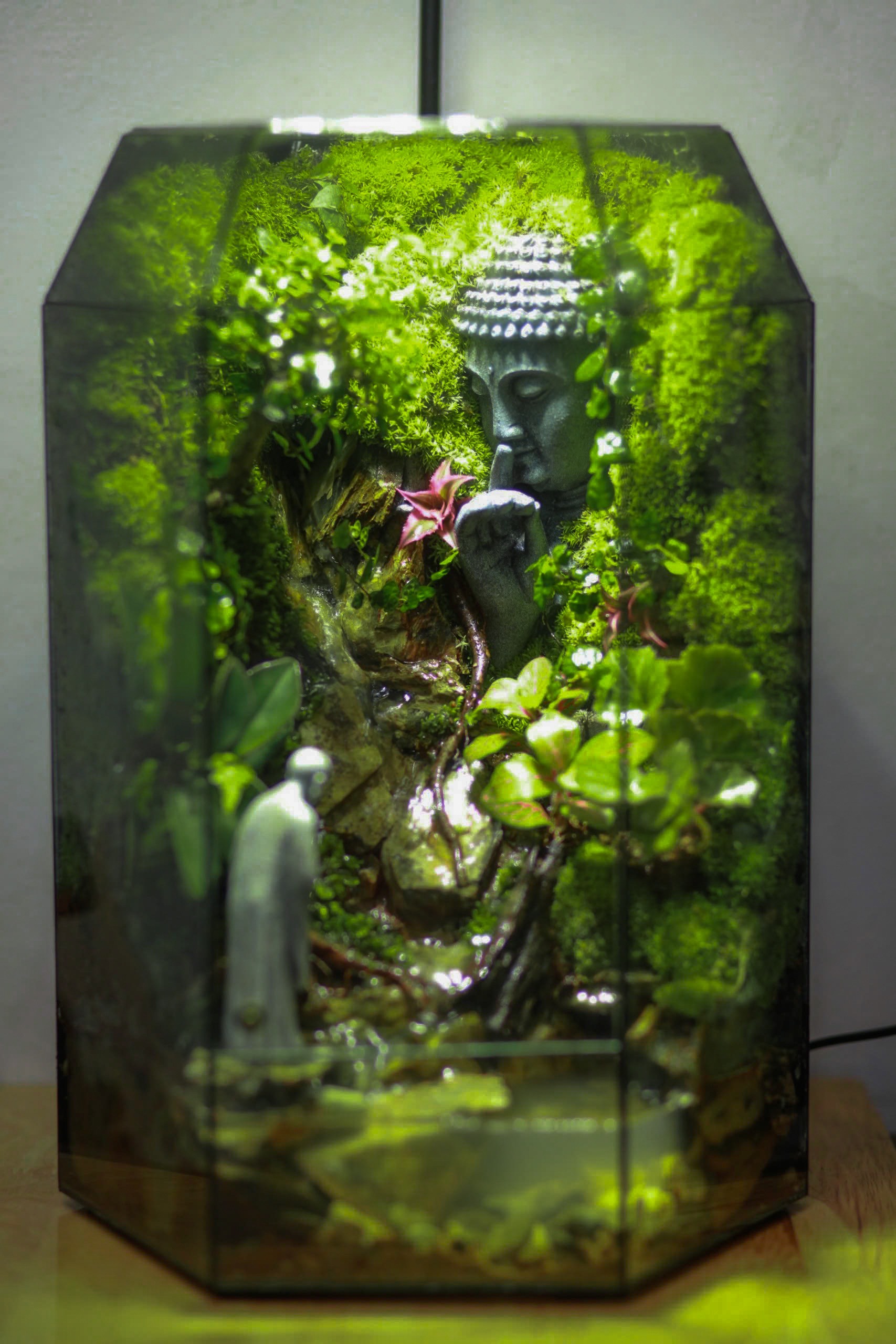 Thiền Sư Bái Phật 24x24x38cm Có Thác