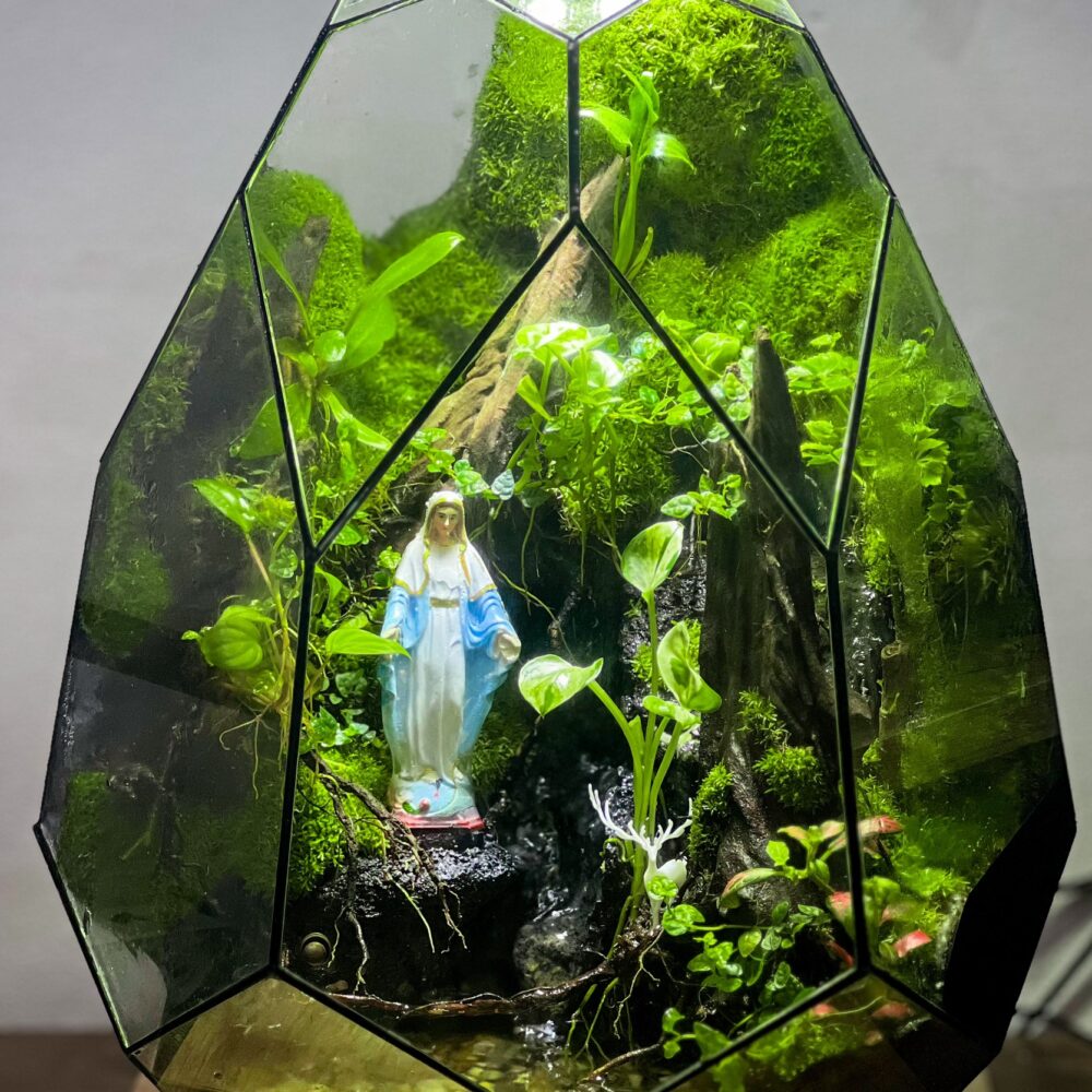 Đức Mẹ Ban Ơn