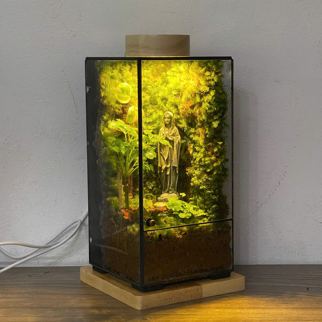 Đức mẹ lộ đức 10x10x20cm