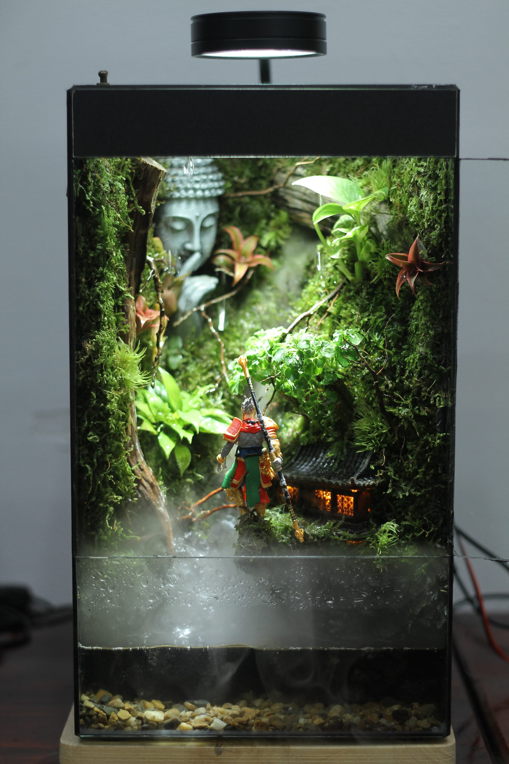 Ngộ Không hướng phật tank 20x20x35cm